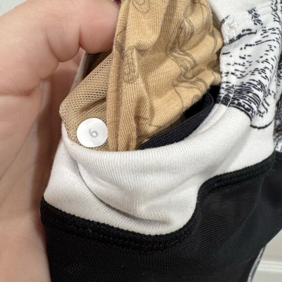 Lululemon Womens White Black Floral Mesh Lined Pullover Tank‎ Top Size 6 - Picture 10 of 10